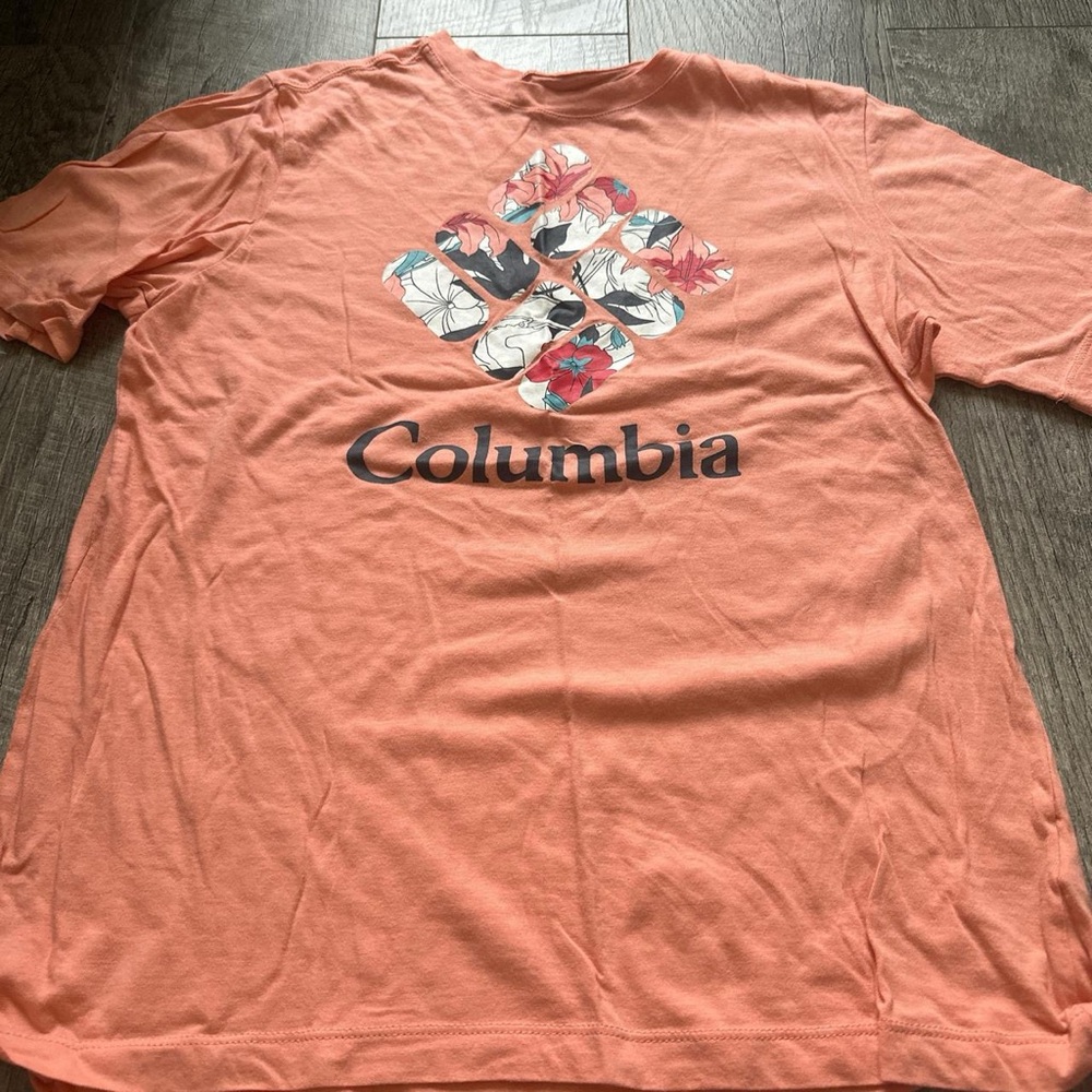 Coral Columbia T shirt
